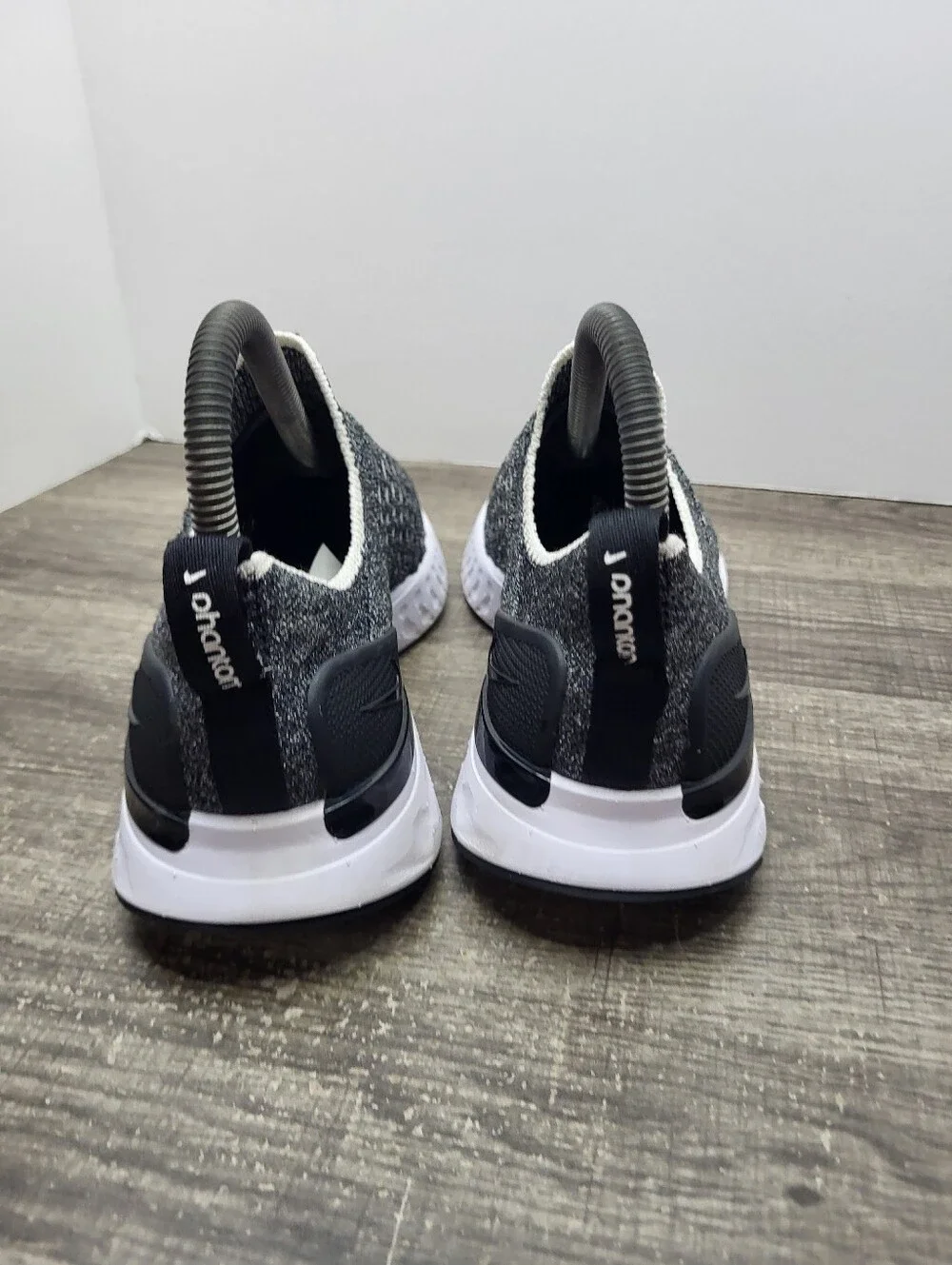 Nike React Phantom Run Flyknit 2 Women's Size 6 Running Shoes Black White Oreo